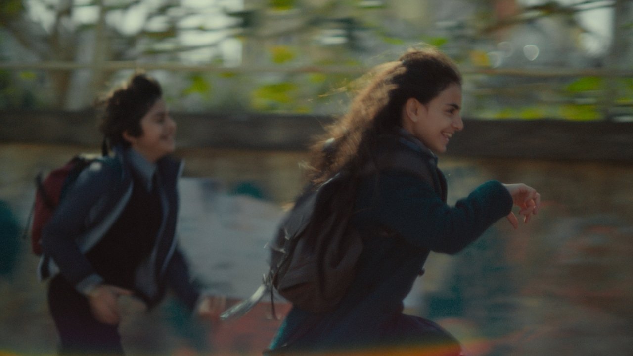 A Sad and Beautiful World Movie Screenshot 4