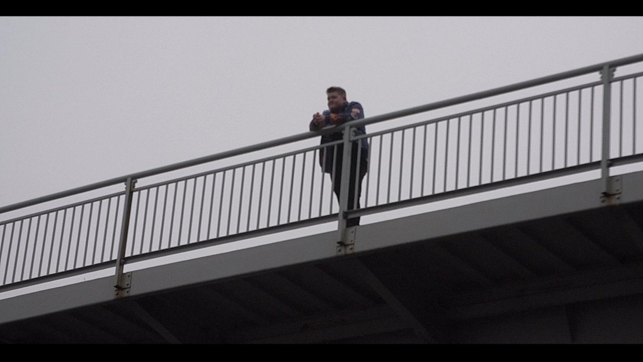 Hanging by a Thread Movie Screenshot 5