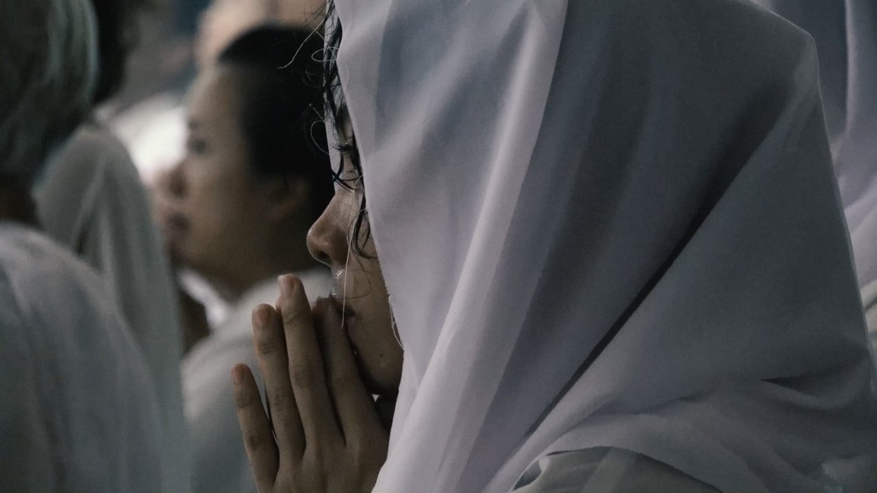 Whisperings of the Moon Movie Screenshot 1