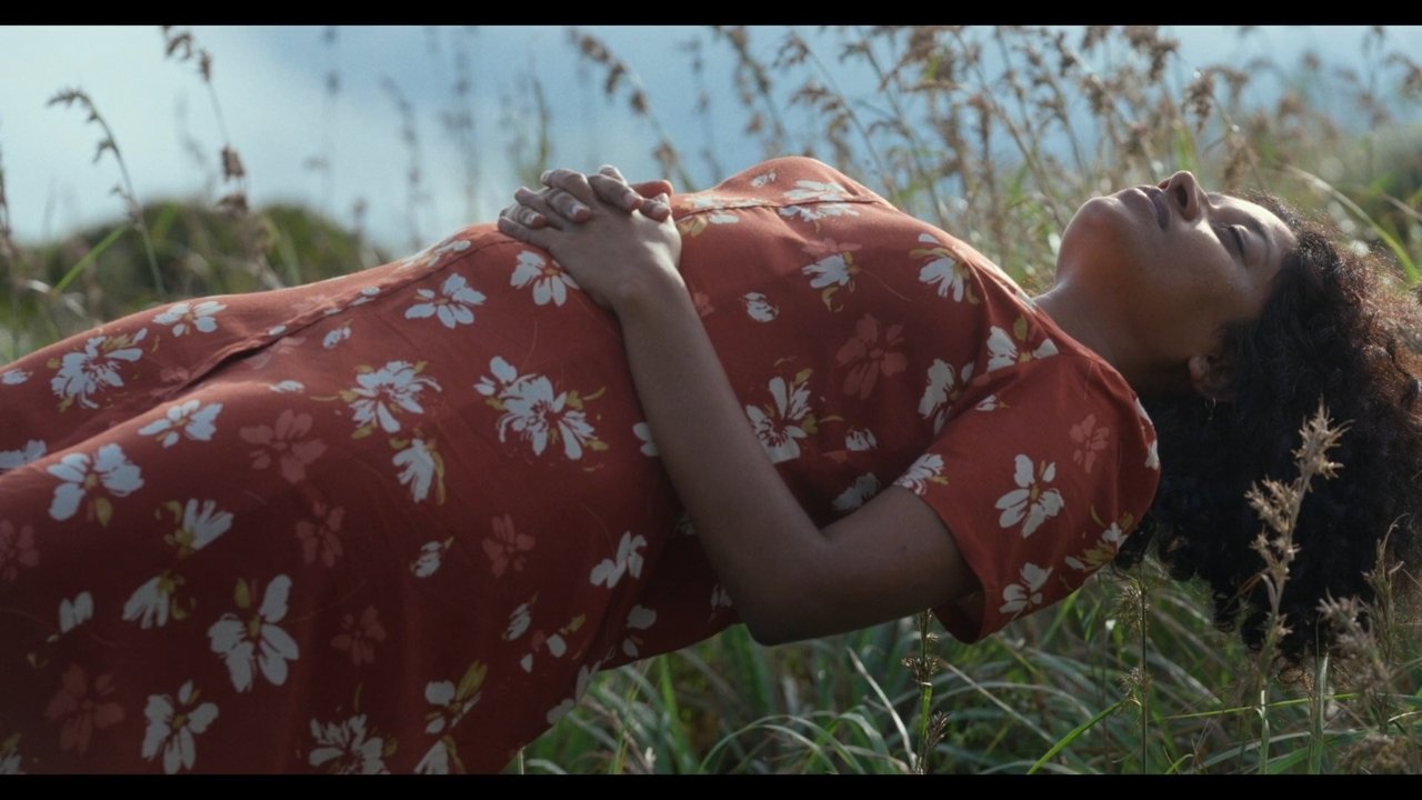 Spying Stars Movie Screenshot 3